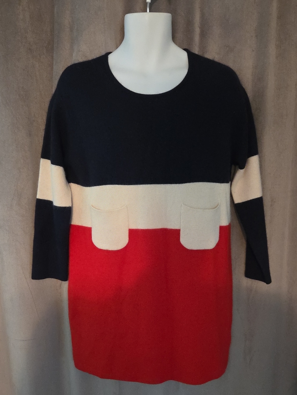 100% Mink Cashmere Size Large Crewneck Sweater in Navy, Cream & Red
